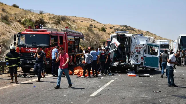 Antep’te kaza: 16 ölü, 21 yaralı