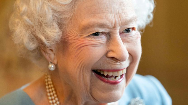 İngiltere Kraliçesi 2. Elizabeth Hastaneye Kaldırıldı… Kraliçe Ölürse Ne Olacak?
