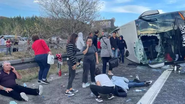 Bolu’da yolcu otobüsü devrildi: 3 ölü